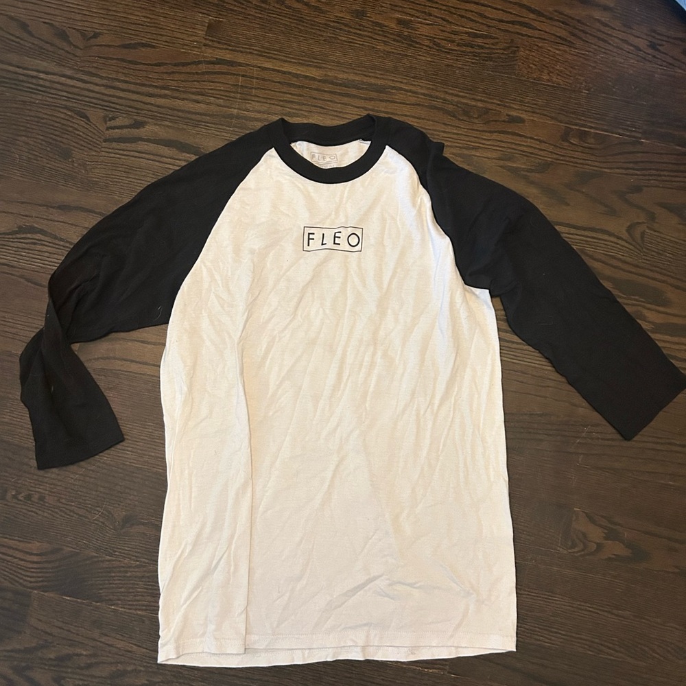 Fleo Black and White Raglan Tee